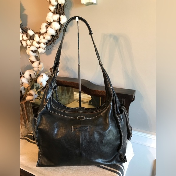 Frye Handbags - Frye Leather Artisan Hobo Shoulder Bag Black Retail $398